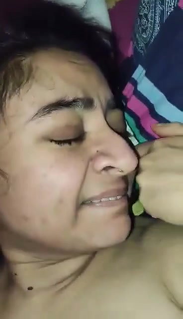 horny bhabhi moaning hardcore Hindi sex MMS