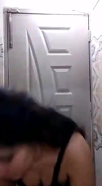 Bangladeshi unmarried girl boobs show viral video