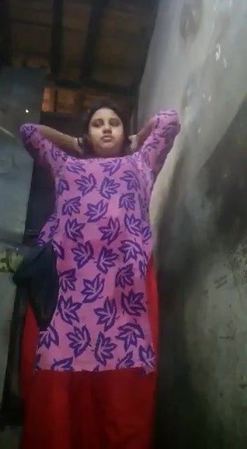 Bangla naked girl bathing with big boobs flaunt