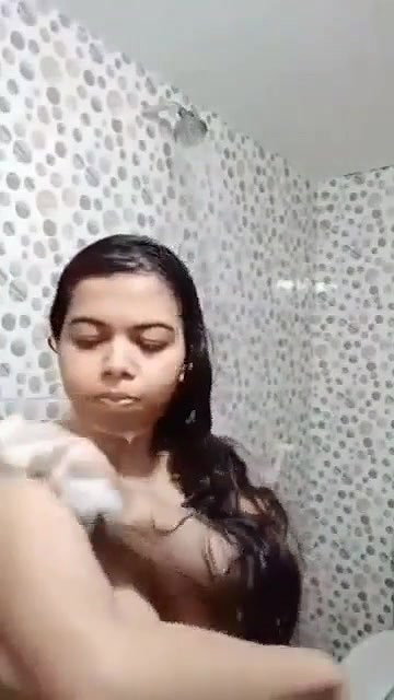 Bengali girl nude bath showing huge boobs