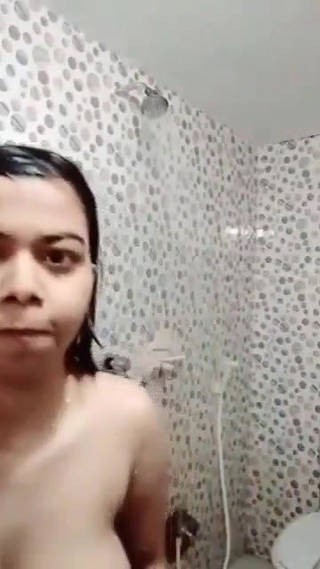 Bengali girl nude bath showing huge boobs