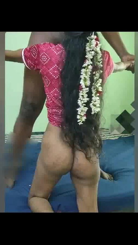 Tamil Aunty Giving Blowjob  showing her black ass