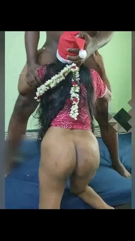 Tamil Aunty Giving Blowjob  showing her black ass