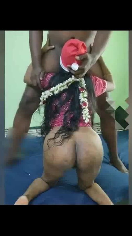 Tamil Aunty Giving Blowjob  showing her black ass
