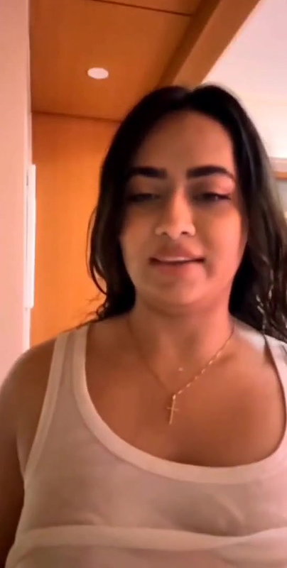 Divya Mistry showing her boob  ash