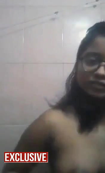 Indian college sex girlfriend nude viral selfie