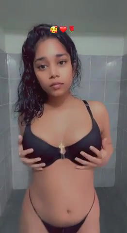 Instagram girl posts nude bath for fans viral show