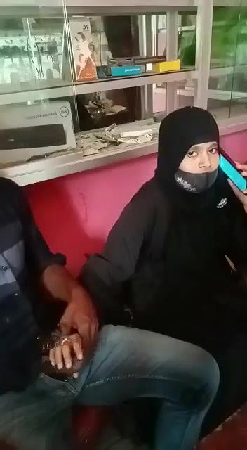 Hijabi girl riding dick in photo studio sex MMS