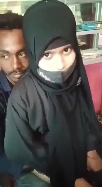 Hijabi girl riding dick in photo studio sex MMS