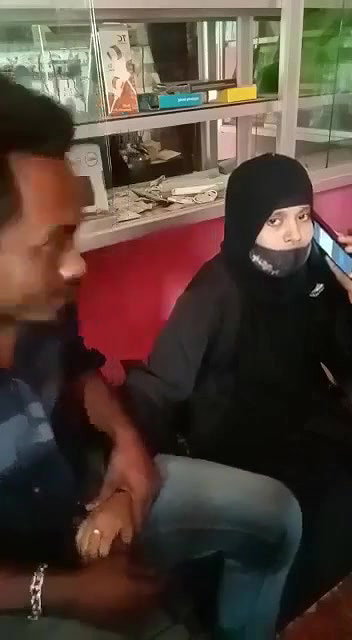Hijabi girl riding dick in photo studio sex MMS