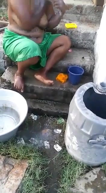 village bhabhi outdoor nude bath caught by devar