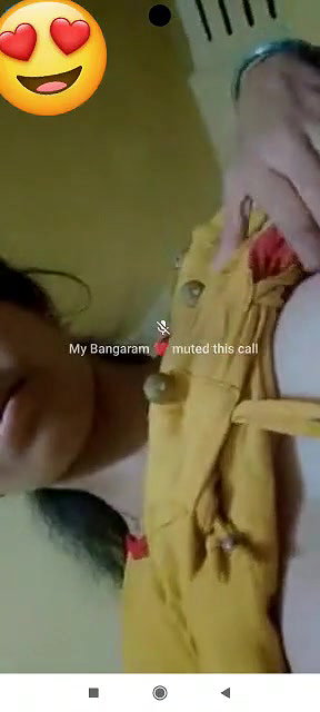Andhra Pradesh Telugu girl boob show viral MMS