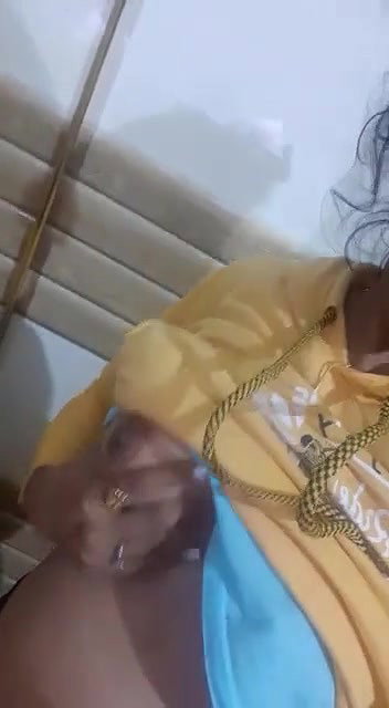 Manali village girl boobs show viral selfie