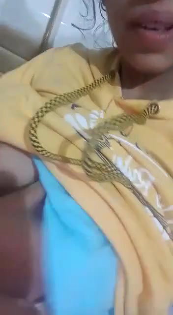 Manali village girl boobs show viral selfie