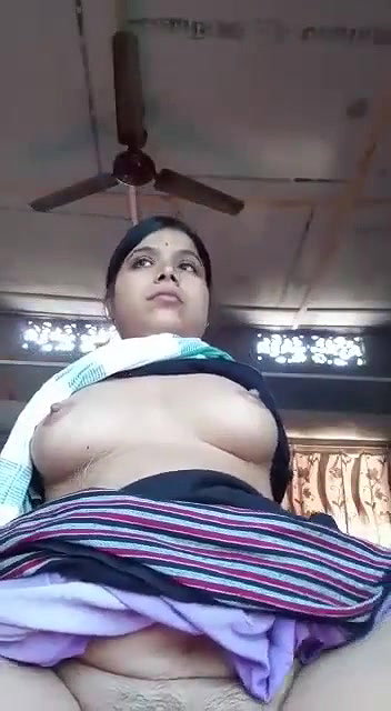 Indian housewife sex teasing nude show for lover