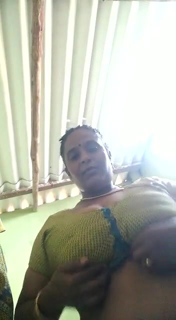 Tamil aunty sex tease big boobs viral show