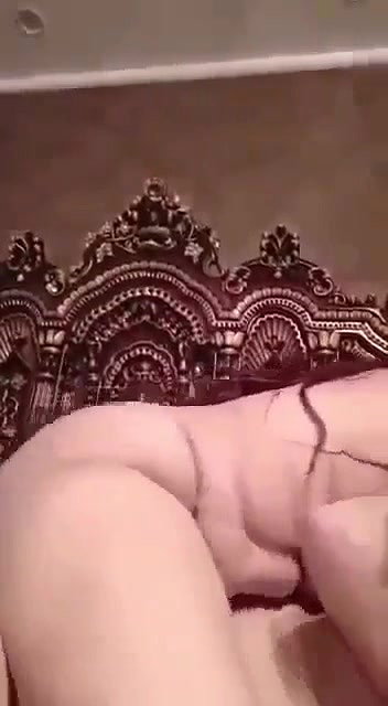 Pakistani sex MILF riding dick viral MMS