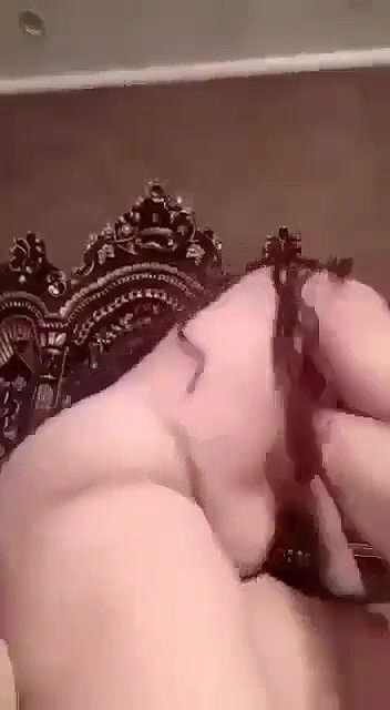 Pakistani sex MILF riding dick viral MMS