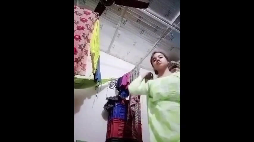 Ranchi kunwari ladki chut me ungli wali solo sex