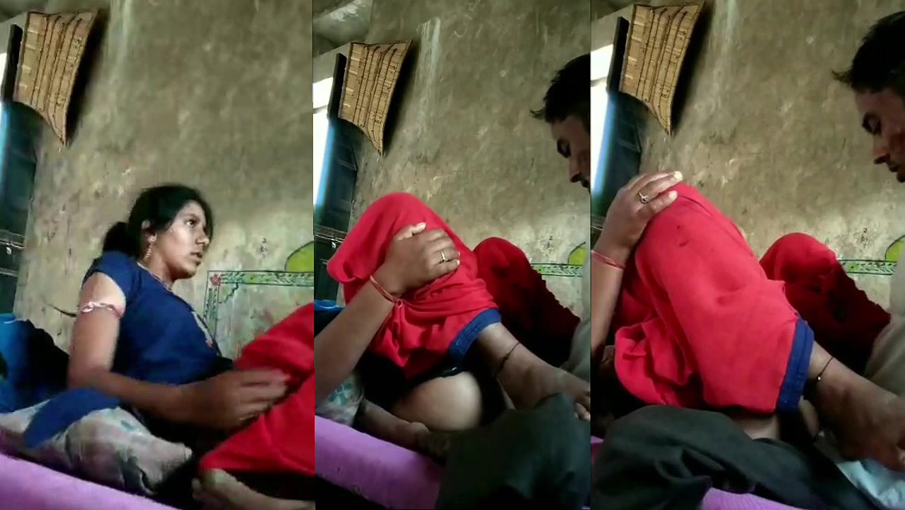 Physically challenged village guy fucking his beautiful wife