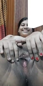 Bangladeshi BBW Showing Pussy To Lover on Call