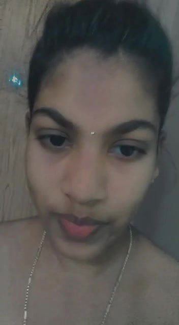 Sexy Mallu Girl Shows Her Nude Body