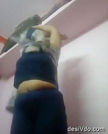 Mallu Aunty Dress Changing – 2