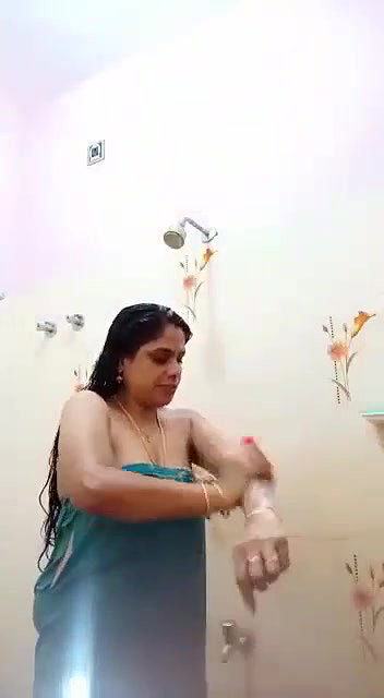 malluhot aunty naked bath special video