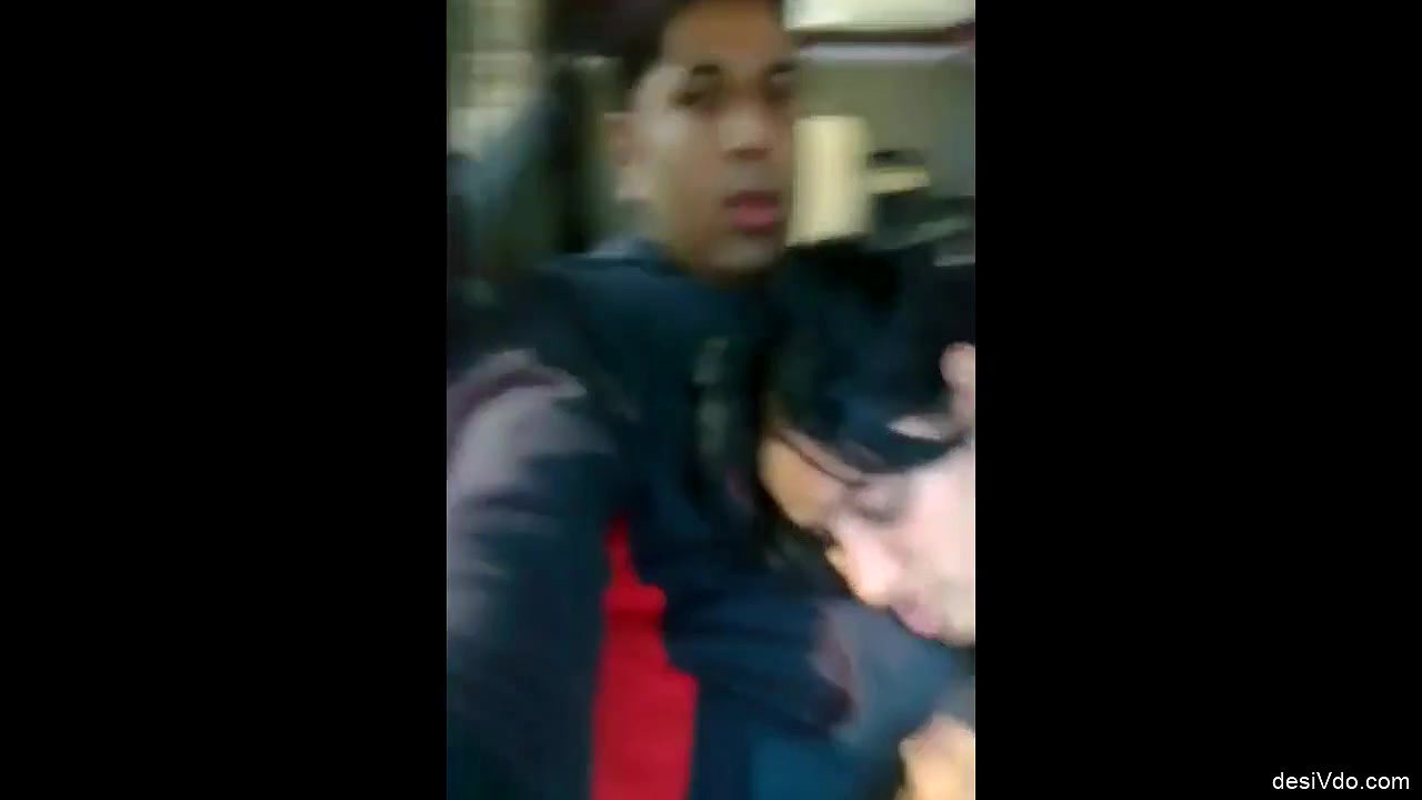 Sardarni Sucking her Jaat Bf in Bolero – ‘Theek se Choos’, ‘Paani muh me le poora’