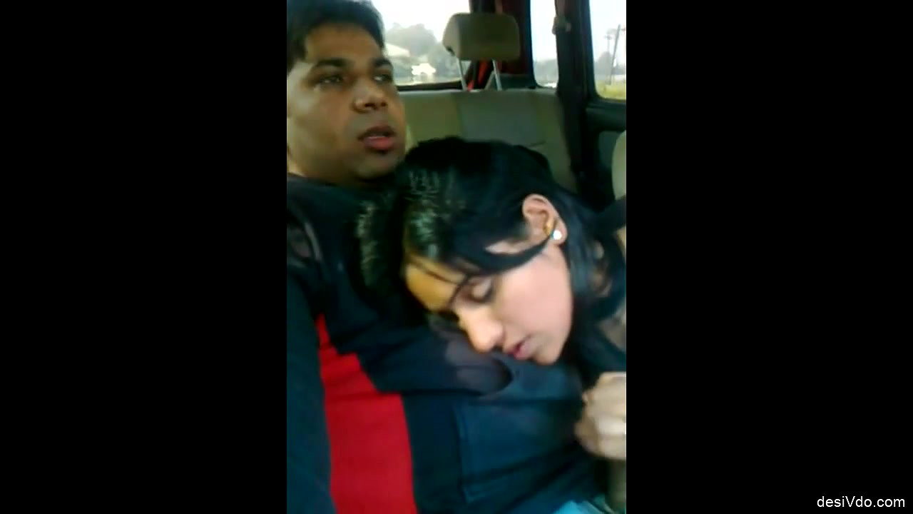 Sardarni Sucking her Jaat Bf in Bolero – ‘Theek se Choos’, ‘Paani muh me le poora’