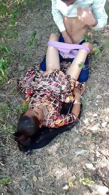 cute desi randi panty removed fucked outdoors