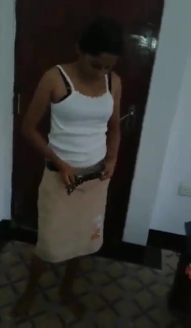 slim Indian gf nude after striptease viral show