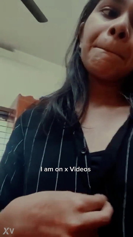 mallu hot Vytila girl showing small boobs