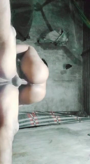 Desi wife xxx hardcore fuck in standing viral MMS