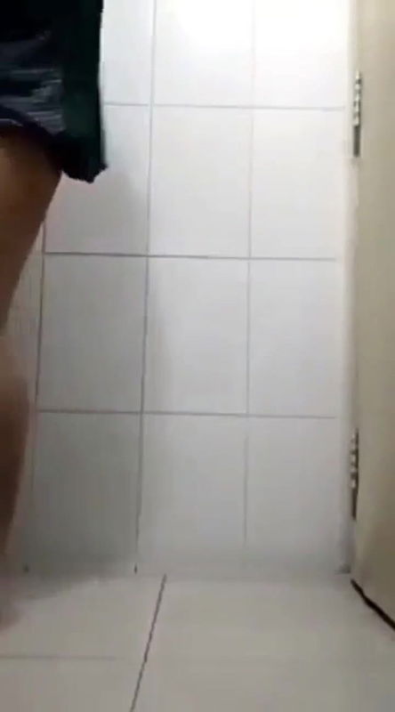 Cute Desi Girl Showing Boobs