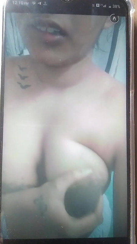 Big boobs Indian girl topless selfie viral clip