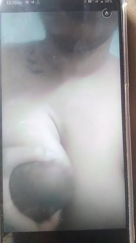 Big boobs Indian girl topless selfie viral clip