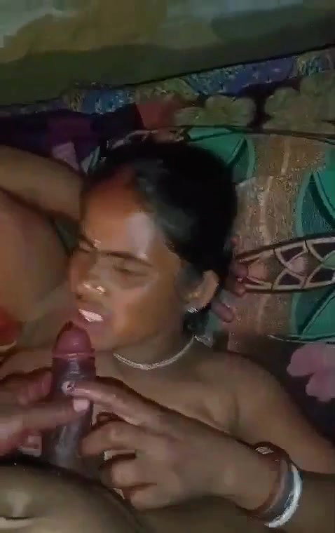 Mature Hindi aunty xxx fucking with a drunk man