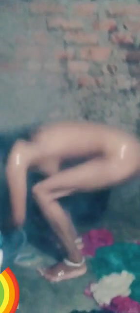 Desi village college girl bathing nude clip