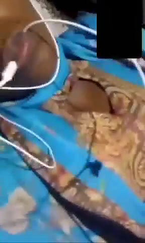 Bengali girl showing boobs on video call MMS