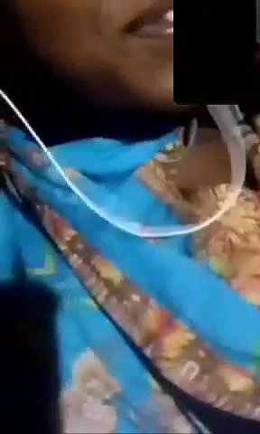 Bengali girl showing boobs on video call MMS