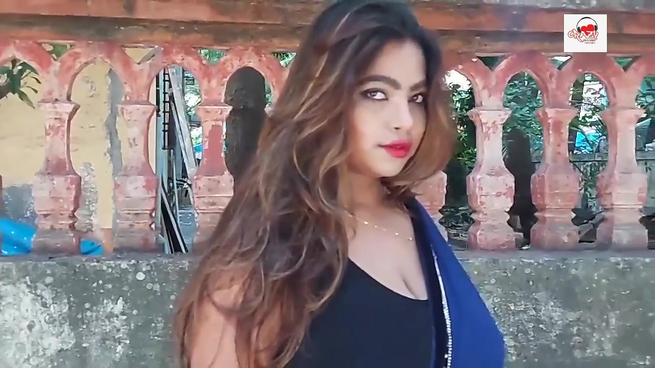 Blue Saree Mota Chucha