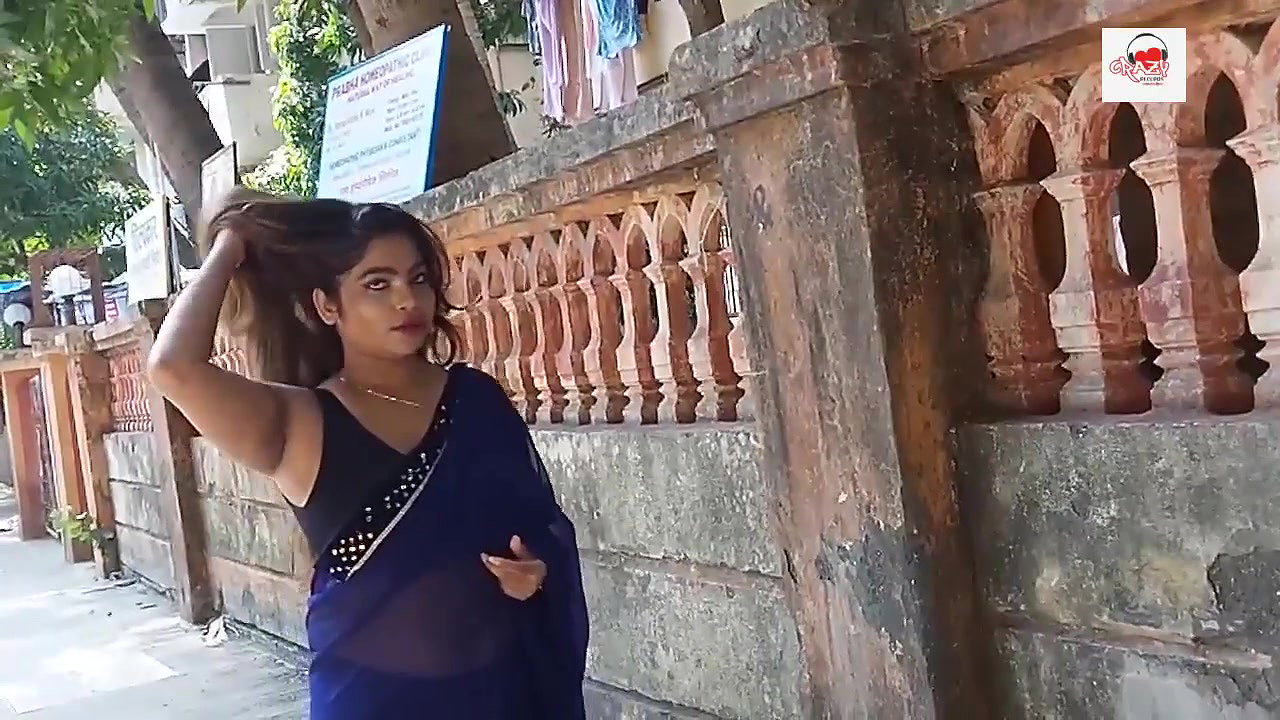 Blue Saree Mota Chucha