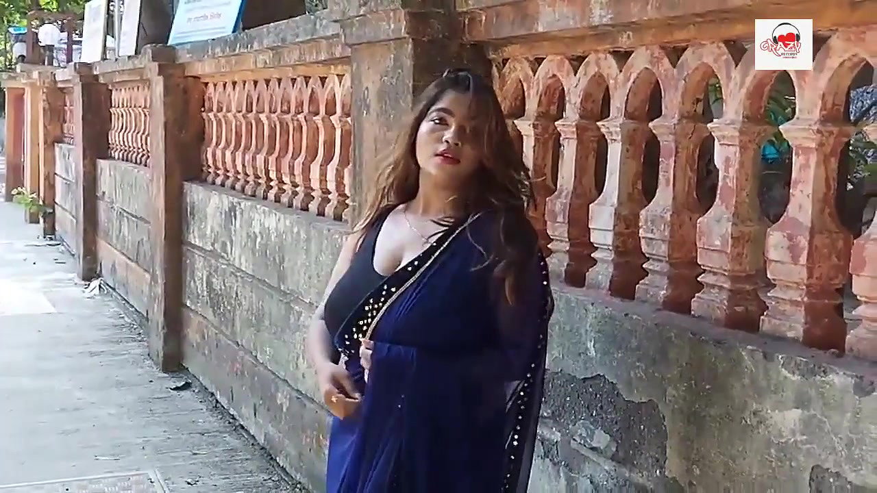 Blue Saree Mota Chucha