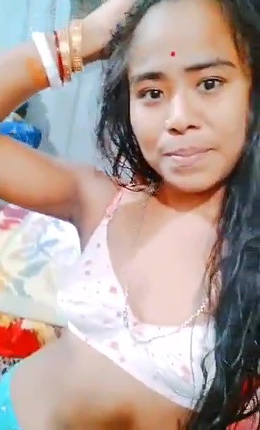 Guhati girl topless video making for boyfriend