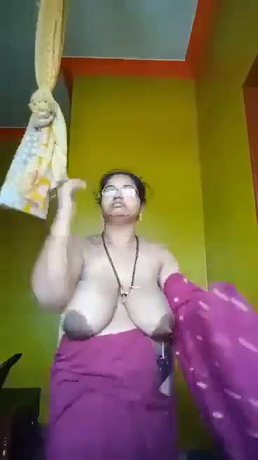Milk tanker bhabhi removing nighty viral clip