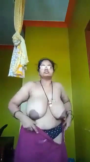 Milk tanker bhabhi removing nighty viral clip