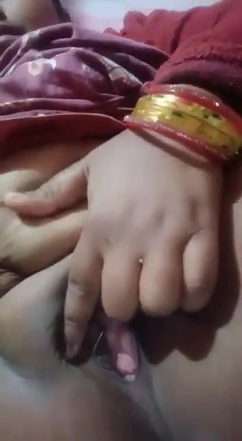 unsatisfied BBW aunty nude selfie for lover