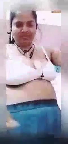 Indian bhabhi sex tease big boobs on video call