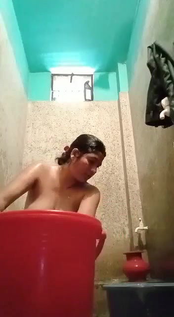 Bengali bhabhi bathing nude holi special